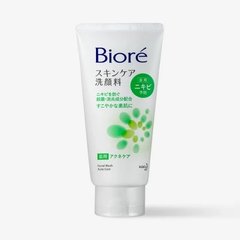 Пінка для вмивання обличчя з квітковим ароматом Biore Scrub in, KAO 130 г (265678)
